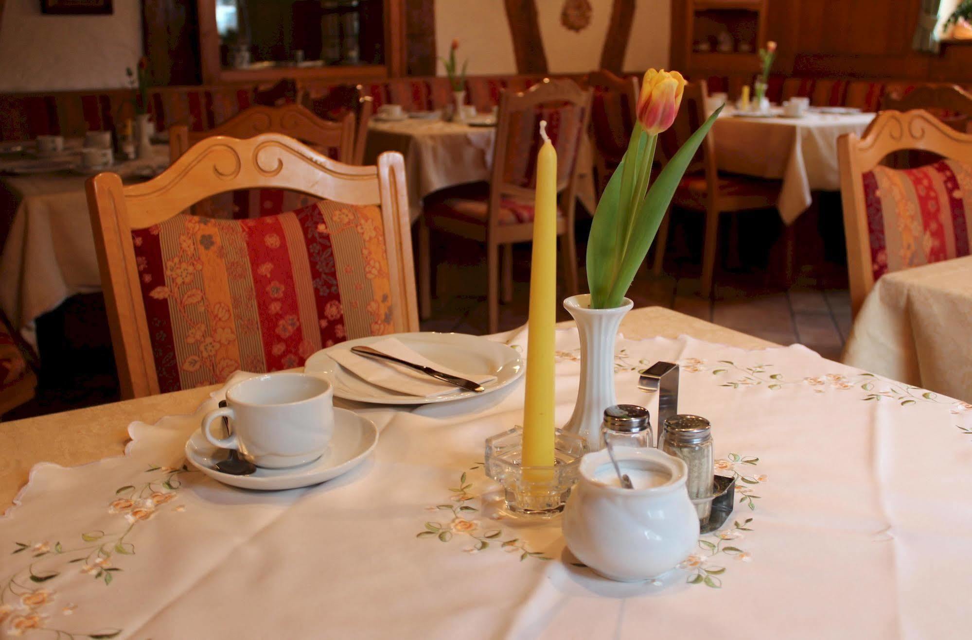 Gaestehaus Wild Nuernberg-West Oberasbach Exterior photo